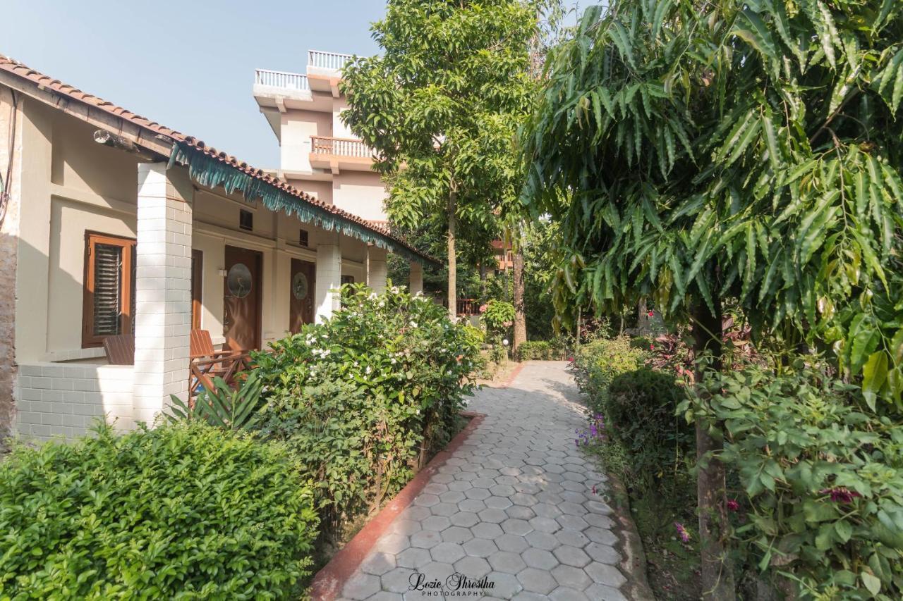 Eden Jungle Resort Sauraha Luaran gambar