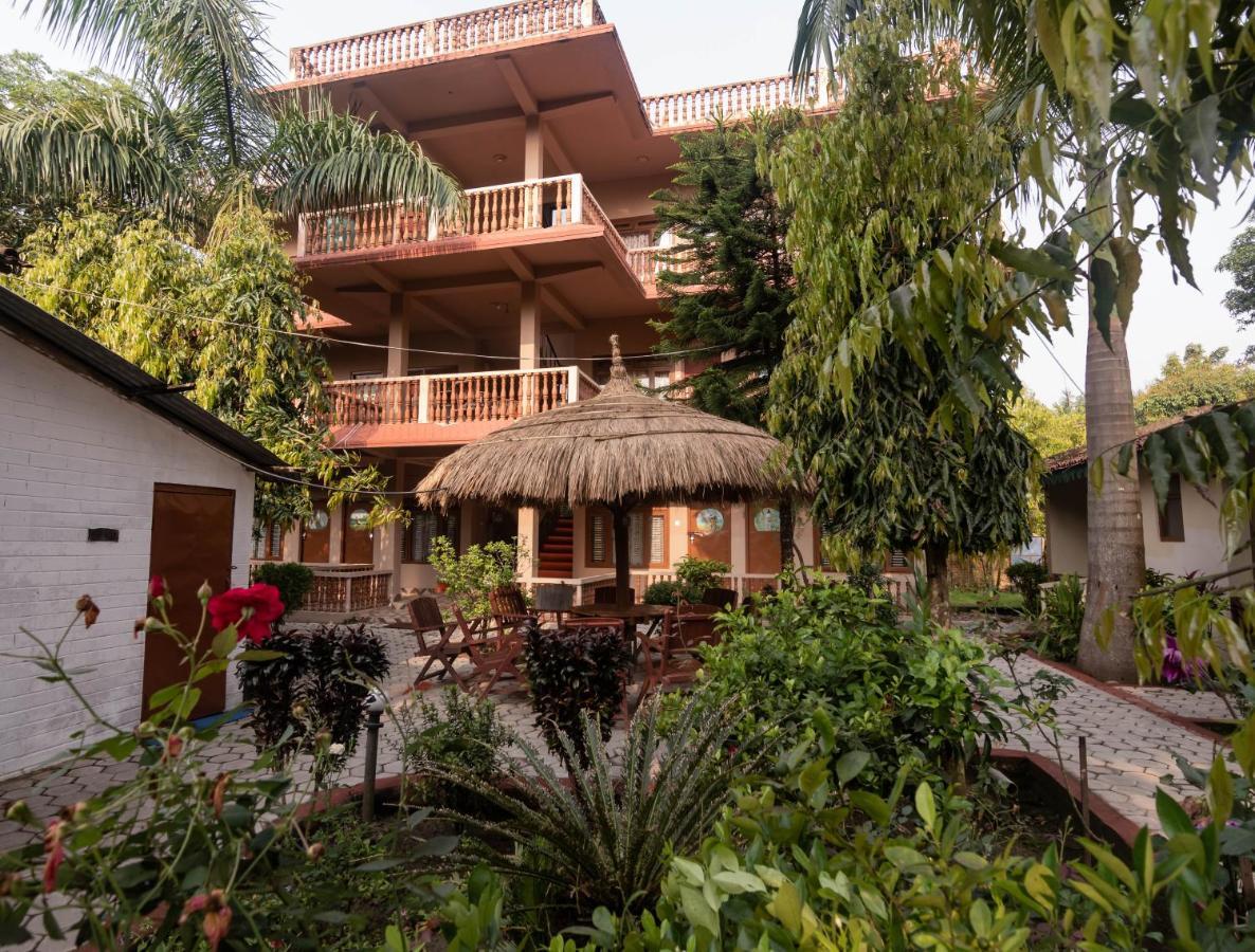 Eden Jungle Resort Sauraha Luaran gambar
