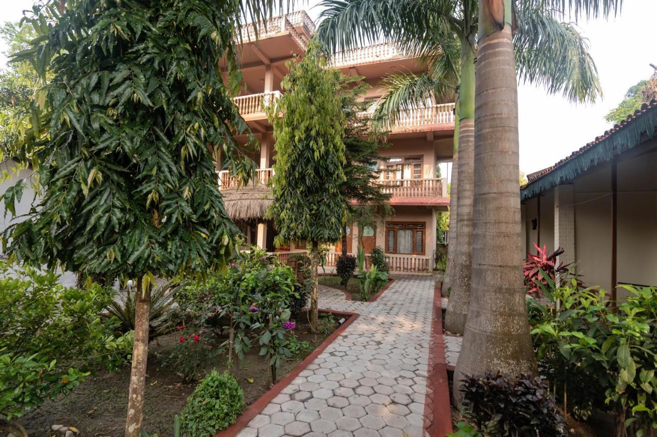 Eden Jungle Resort Sauraha Luaran gambar
